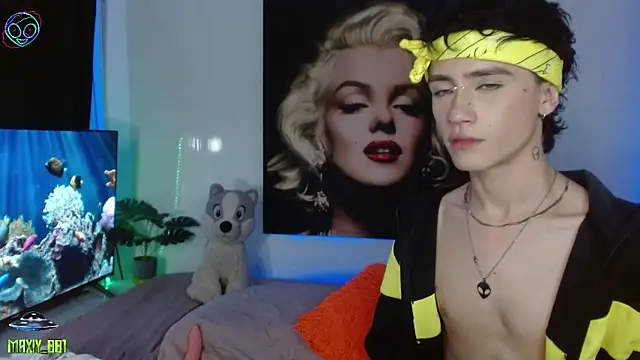 maxiy_001 live sex cam