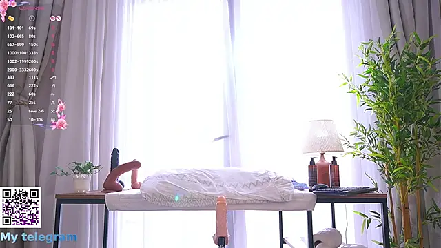 LynBardon live sex cam