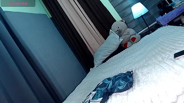 Creamycum_celinexx live sex cam