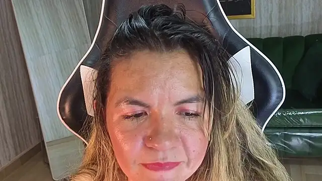 paula_lorens_t1_'s cam snapshot