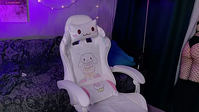 KikiMoor live sex cam