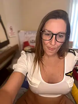 Sophia-Squirts-UK's cam snapshot