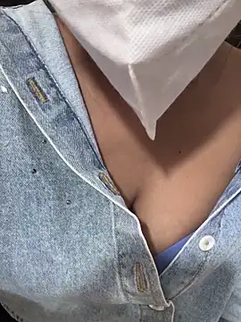 Lilly_islive's cam snapshot