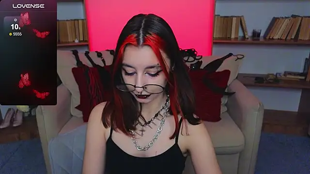 Mistress__Marcelline's cam snapshot