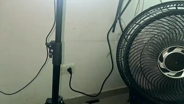 Hells_bells live sex cam