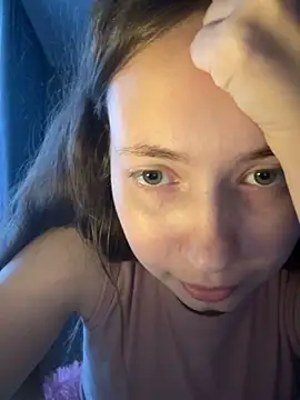 Holy_Poly's cam snapshot