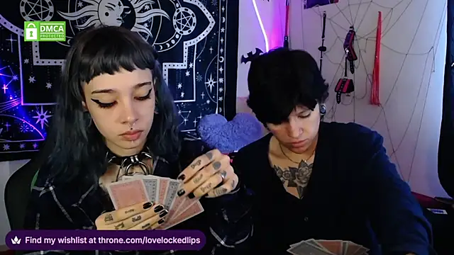 lovelockedlips live sex cam