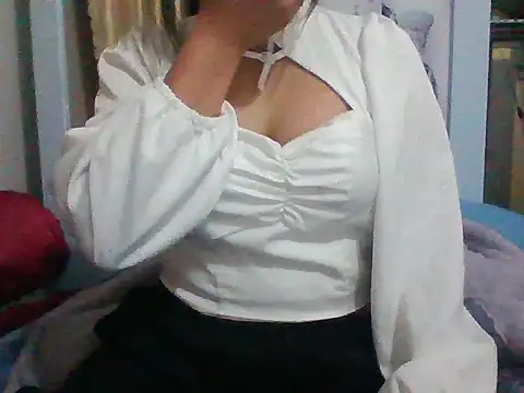 Mainay0033's cam snapshot