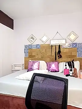 kylieBensoon's cam snapshot