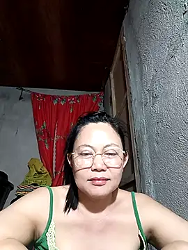 Everleigh_mom's cam snapshot