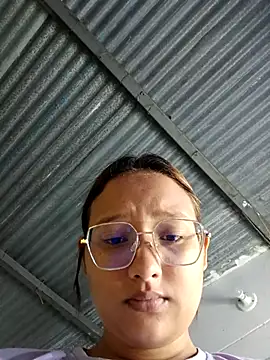 young_dairy01's cam snapshot