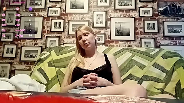 EvieBaggette's cam snapshot