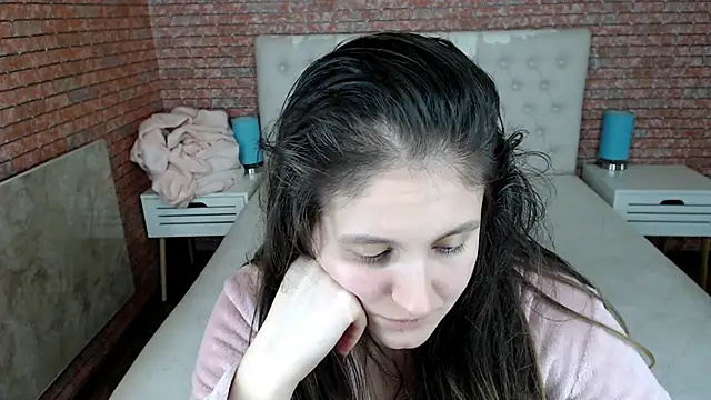 Holliy_Cooper's cam snapshot