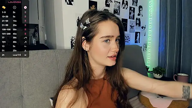 lovelyalivia's cam snapshot