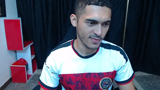 Derek_Storm_'s cam snapshot