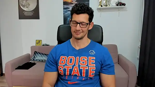 BrutusK08 live sex cam