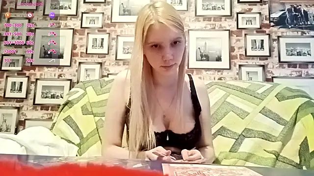 EvieBaggette's cam snapshot