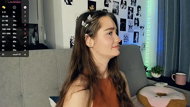 lovelyalivia's cam snapshot