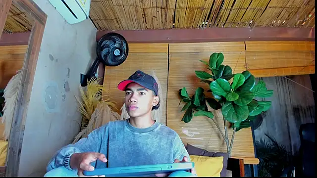 AlanCutee live sex cam