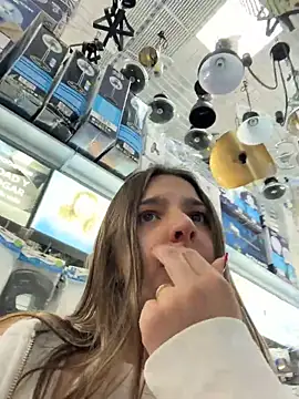 DoriDeluxe66 live sex cam