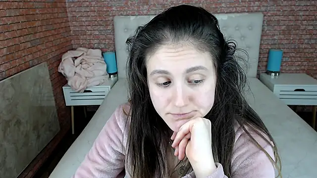 Holliy_Cooper's cam snapshot