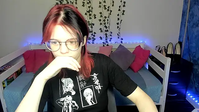 shy_elina01's web cam