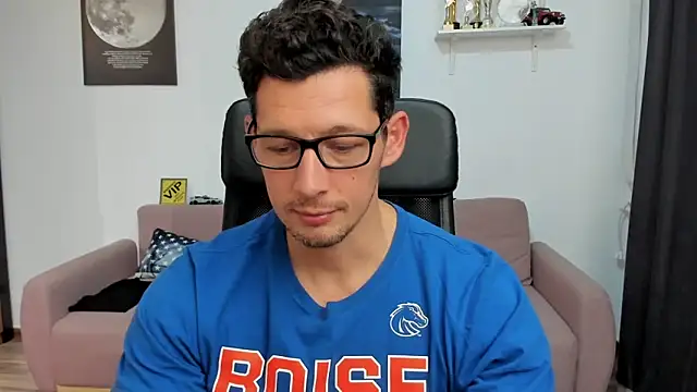 BrutusK08 live sex cam