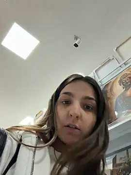 DoriDeluxe66 live sex cam