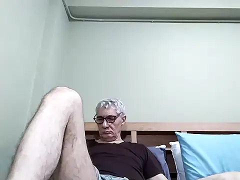 BIGUNCUTHARDCOCK live sex cam