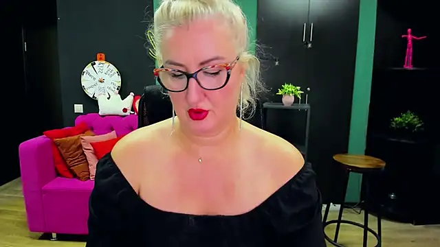 ChristyBrooks live sex cam