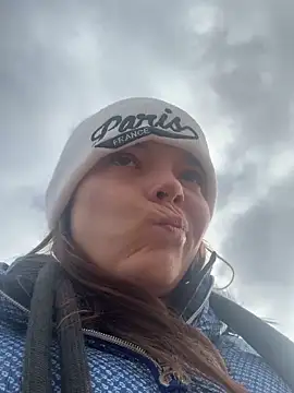 Wildmaca live sex cam