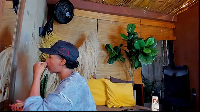 AlanCutee live sex cam