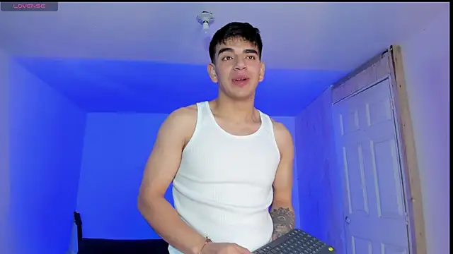 Ares_Johnson live sex cam