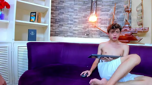 PoisonGuys live sex cam