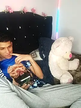 Luigi_cumming1 live sex cam