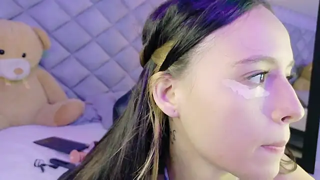 CARO_ADAMS1's cam snapshot