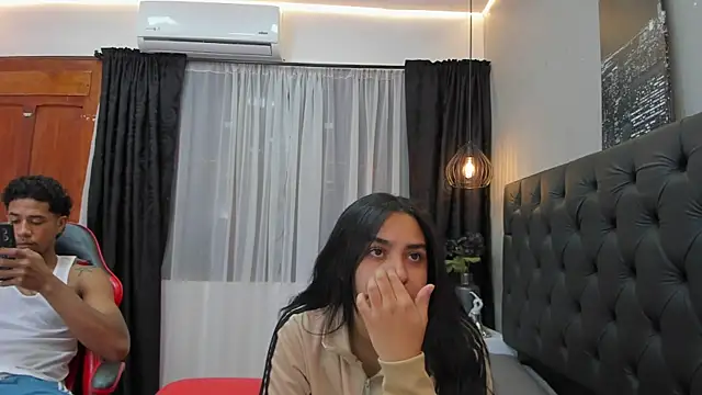 violet_and_myers live sex cam