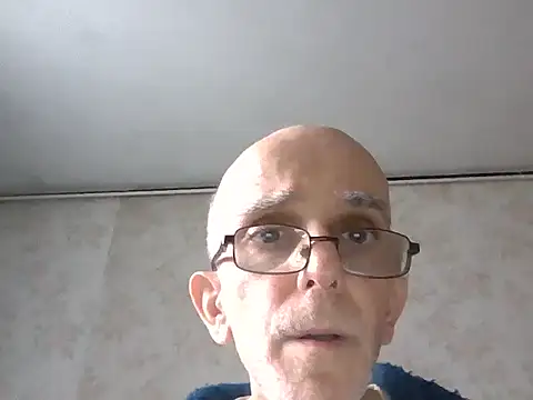 mariusica1@xh live sex cam