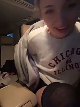 DollyTall's cam snapshot