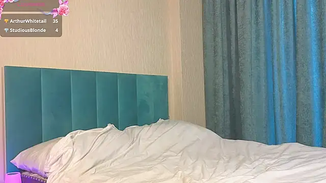 Charlotte_mitchelle's cam snapshot