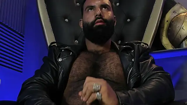 BeardAndrew live sex cam