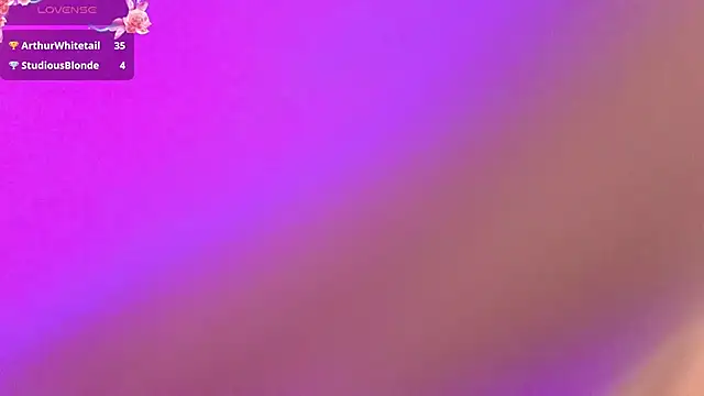 Charlotte_mitchelle's cam snapshot