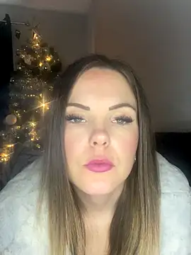 SexyLoLoUK's cam snapshot