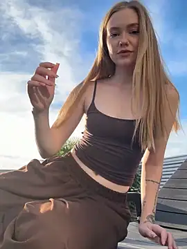 MilaMoone live sex cam