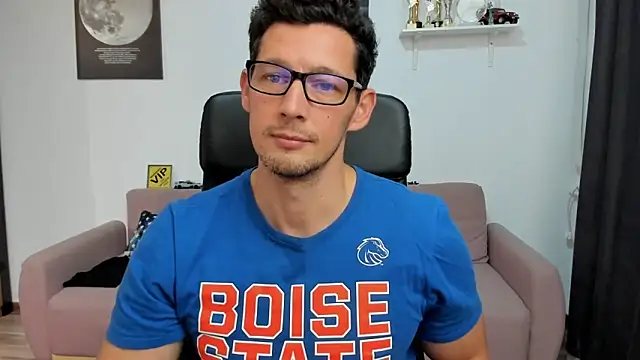 BrutusK08 live sex cam