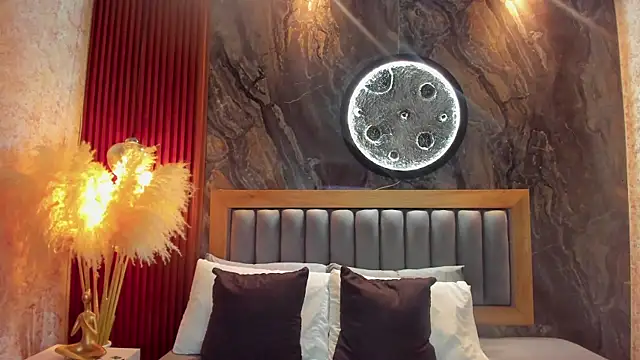 BellaPeers_'s cam snapshot