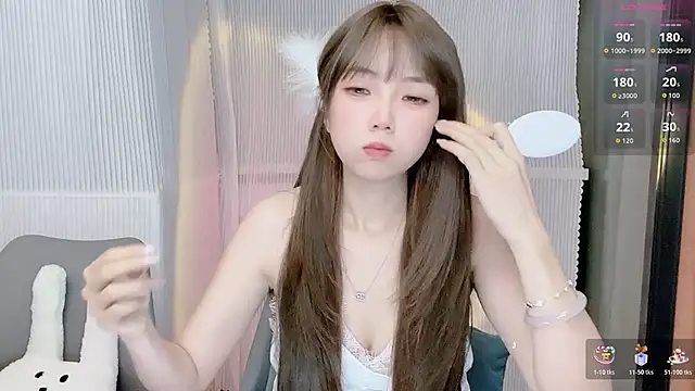 Evelyn-168's cam snapshot