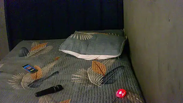 FREAKBARBIE02's cam snapshot