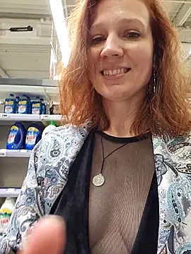 Exhibitionsplit live sex cam