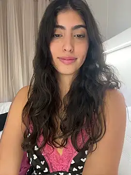 Gaby_zahir_'s cam snapshot